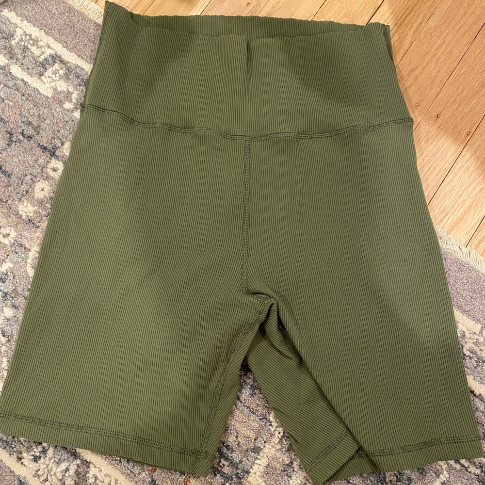 Aerie Ribber Biker Shorts in Green, sz large